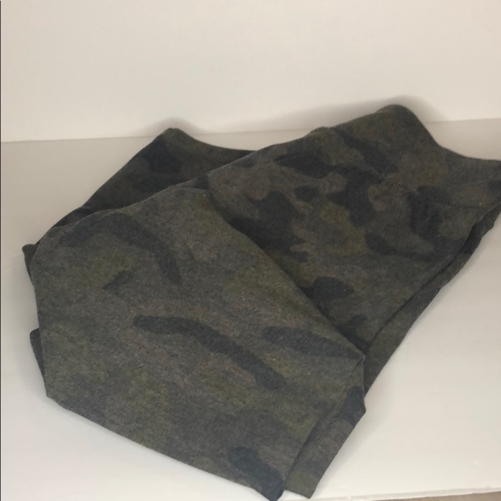 DEX Camouflage Ankle Leggings